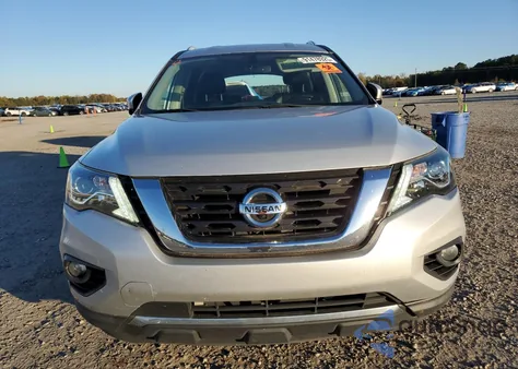 2019 Nissan Pathfinder S z USA, uszkodzony, nr VIN 5N1DR2MN9KC631898